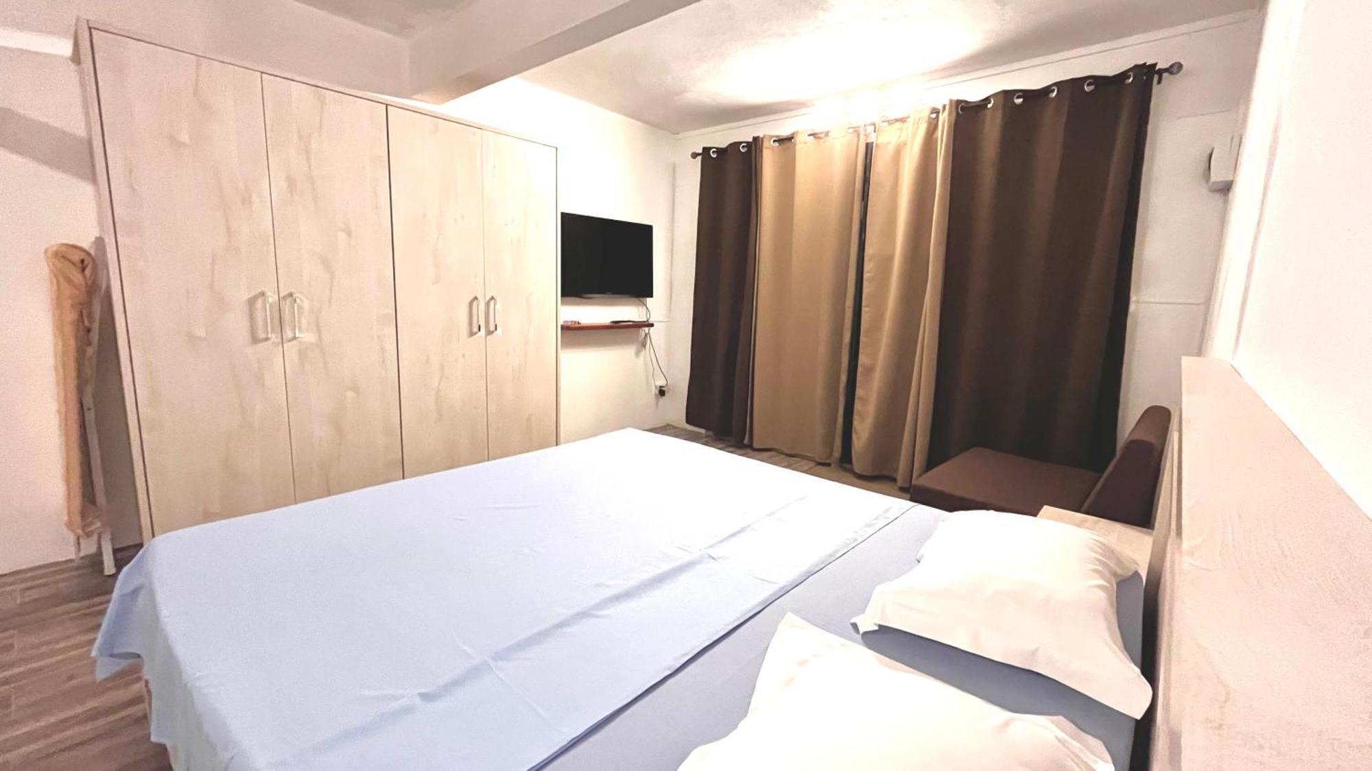 Ebony Apartment & Studio La Gaulette Luaran gambar